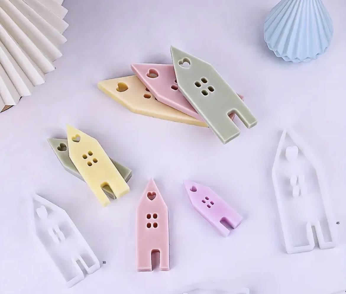 Moule silicone pour suspension ou autres en forme de maison