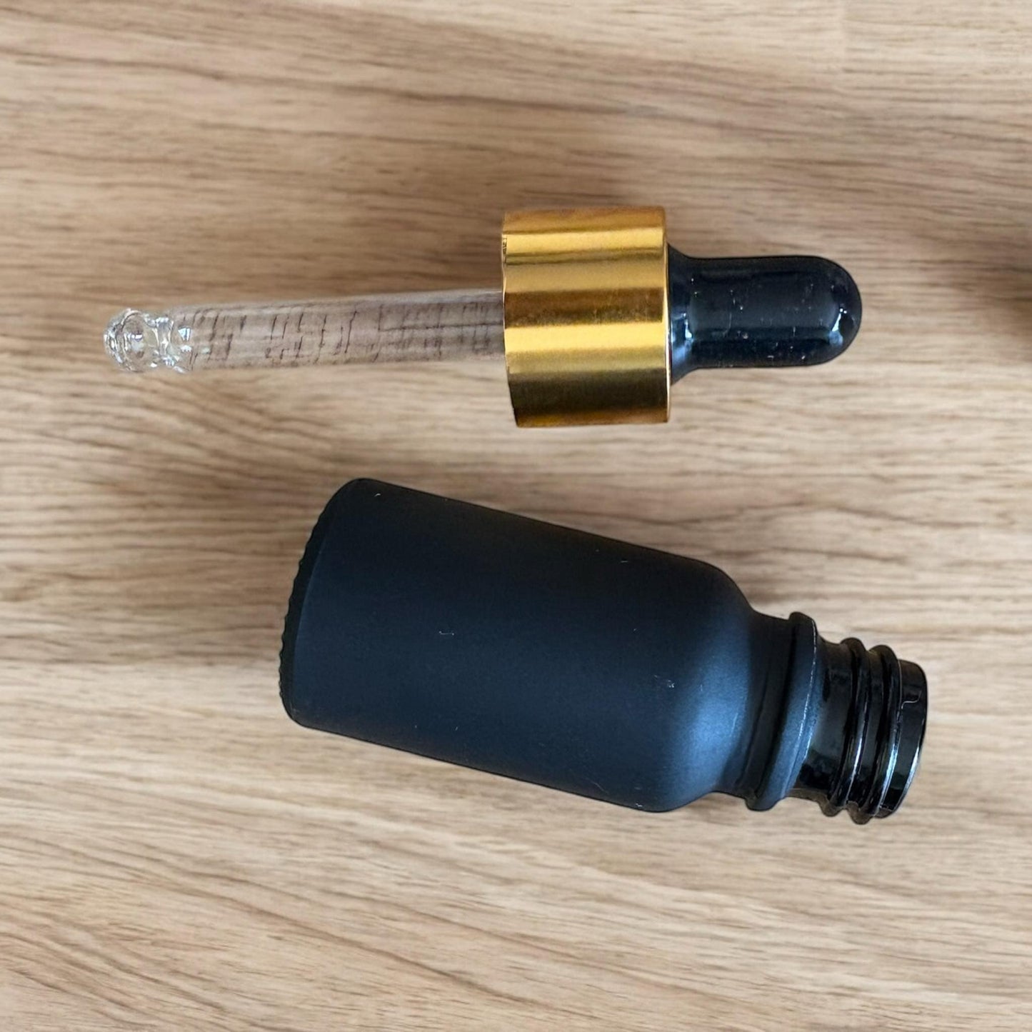 Flacon pipette noir en verre 10ml