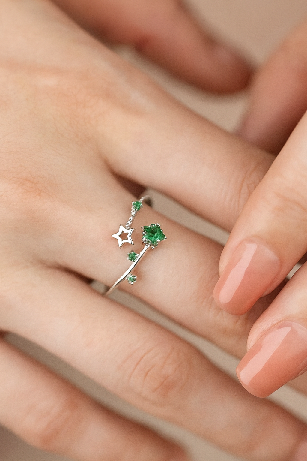 Bague étoile verte réglable