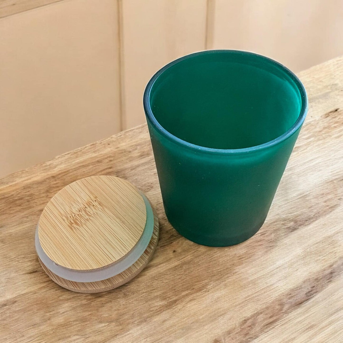 Contenant en verre vert avec bouchon de liège