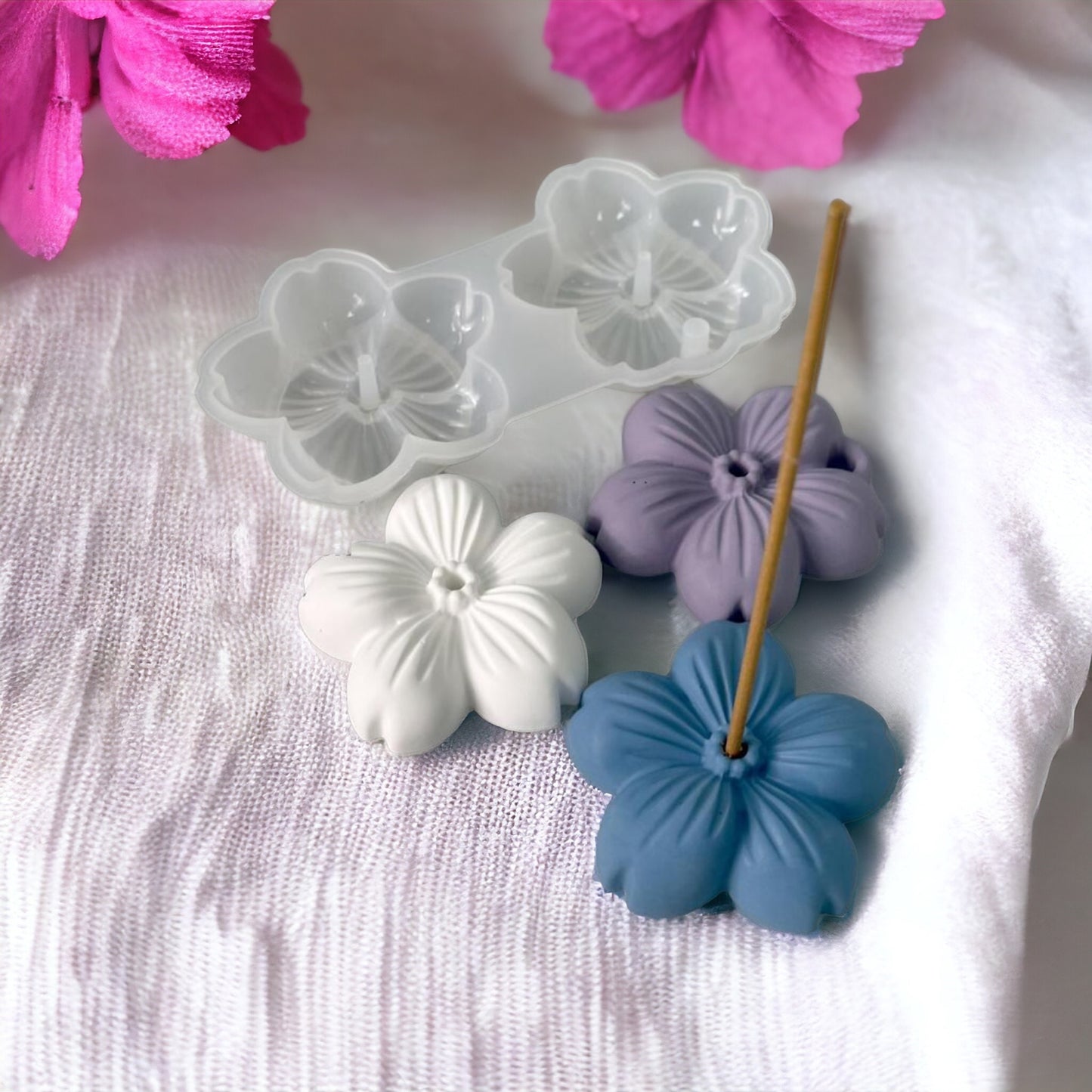 Moule silicone fleur passage mèche