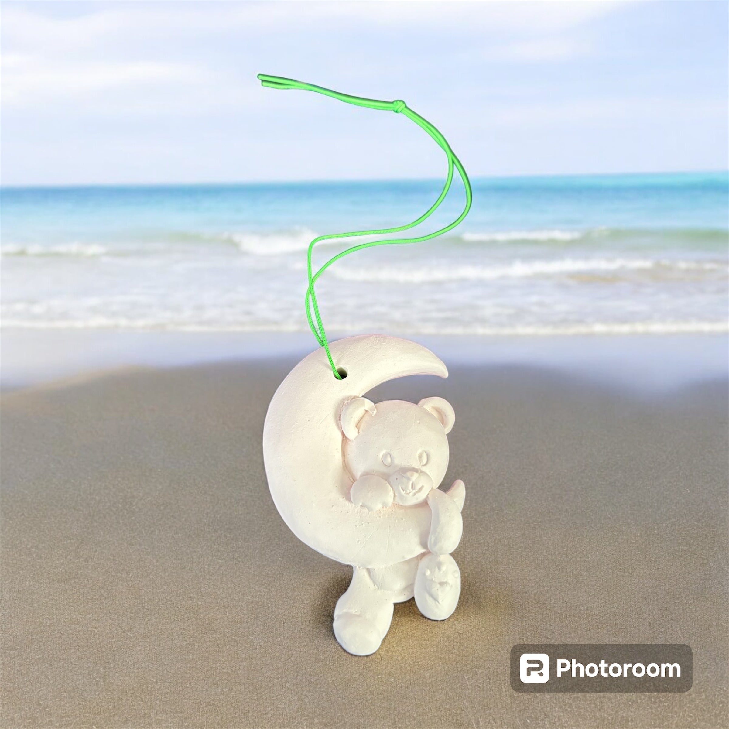 Suspension en plâtre ourson avec lune