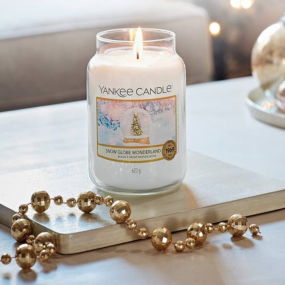 Yankee Candle snowglobe wonderland